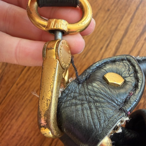 Marc by Marc Jacobs Natasha  Black Leather Shoulder Bag with Gold Plaque - Picture 4 of 9